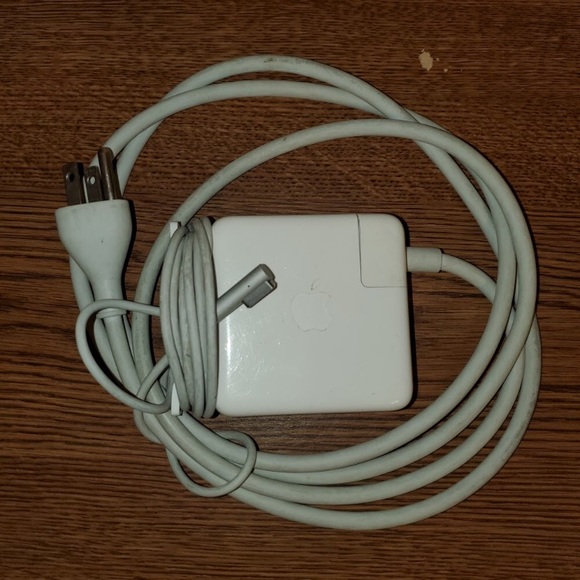 Apple macbook chargers - Picture 3 of 7